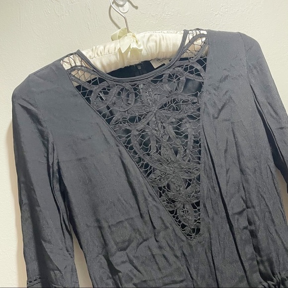 WYLDR LONDON LOS ANGELES Women’s Black Bell Sleeve Crochet Lace Inset Dress - Picture 6 of 10